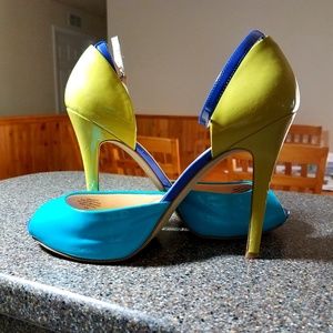 Multi-colored Peep-toe heels